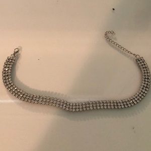 SILVER RHINESTONE CHOKER